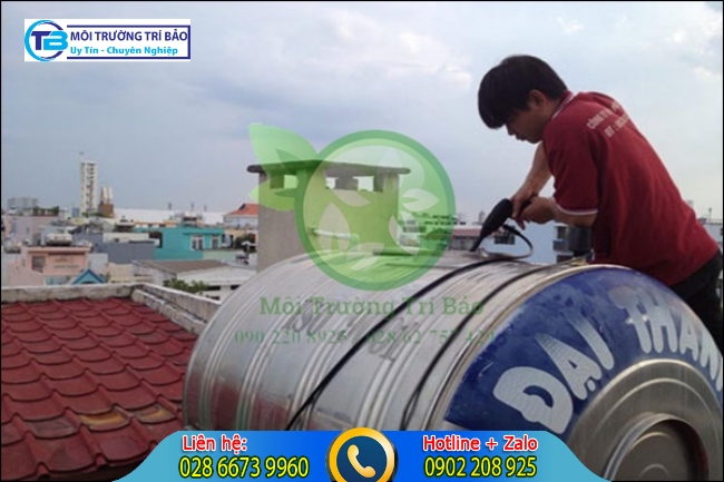 bồn cầu kh&ocirc;ng c&oacute; nước do đường ống cấp nước bị tắc