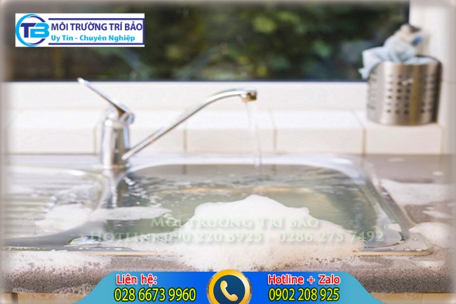 Đường cống bị nghẹt g&acirc;y ảnh hưởng sinh hoạt.