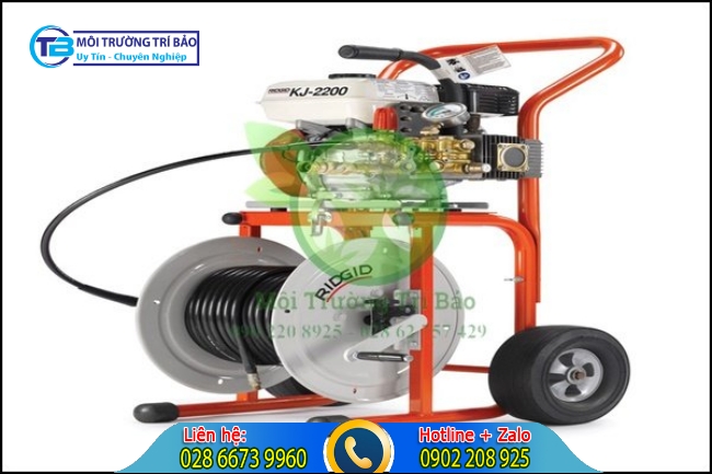 Dụng cụ thông cống bằng máy áp suất nước