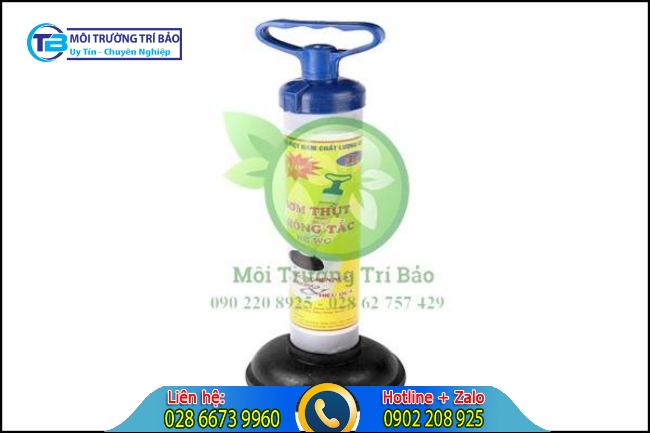 Dụng cụ thông bồn cầu bằng ống thụt bồn cầu