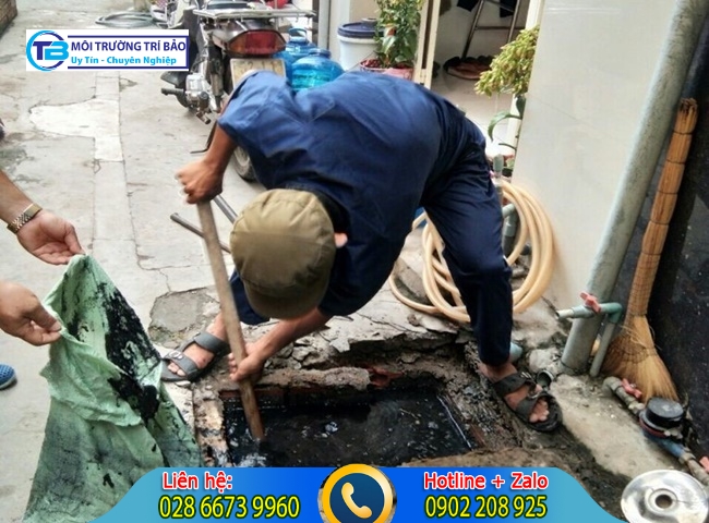 Nạo v&eacute;t hố ga l&acirc;u năm.