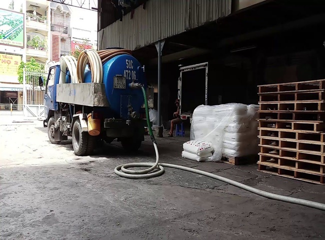 Rút hầm cầu huyện Tân Trụ định kỳ