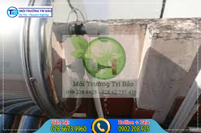 Xử l&yacute; vệ sinh bồn nước.