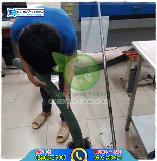 Xe rút hầm cầu thi công tại Bình Dương.