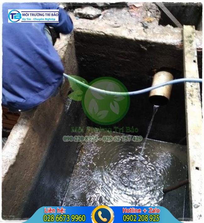 Tiến hành rút hầm cầu tại Ninh Bình.