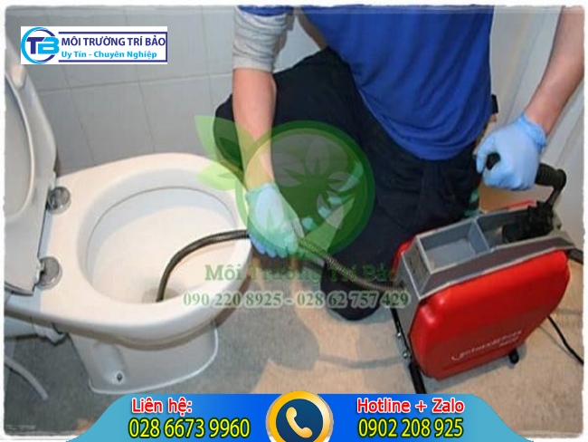 D&ugrave;ng m&aacute;y xử l&yacute; m&ugrave;i h&ocirc;i bồn cầu.