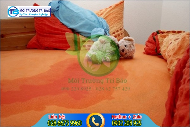 C&aacute;ch khử m&ugrave;i khai nước tiểu tr&ecirc;n nệm