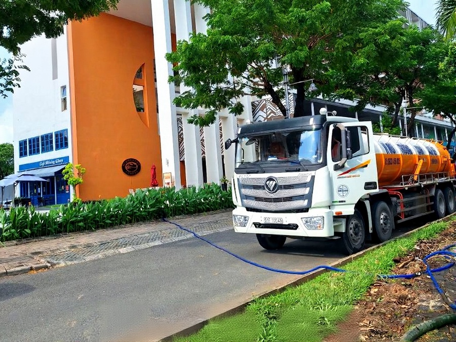 Tầm quan trọng của dịch vụ thu gom b&ugrave;n thải c&ocirc;ng nghiệp